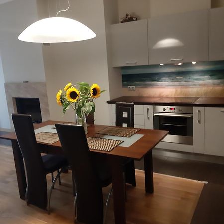 Appartamento Kungu 25 Oldtown & Free Parking Riga Esterno foto