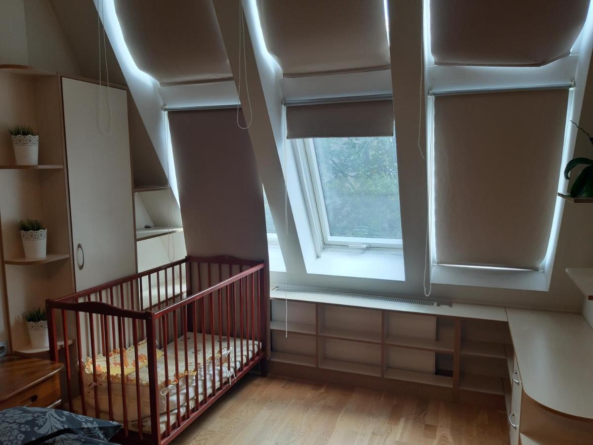 Appartamento Kungu 25 Oldtown & Free Parking Riga Esterno foto
